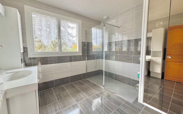 Maison à vendre    4 pièces •  Chevry-Cossigny