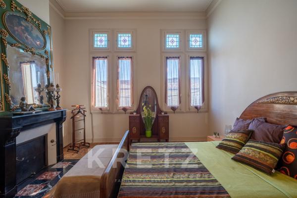 Demeure de caractère fin XIXᵉ, 395m² grand jardin intime sans vis-à-vis, hypercentre à 10min de Bord