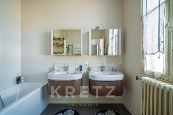 Demeure de caractère fin XIXᵉ, 395m² grand jardin intime sans vis-à-vis, hypercentre à 10min de Bord