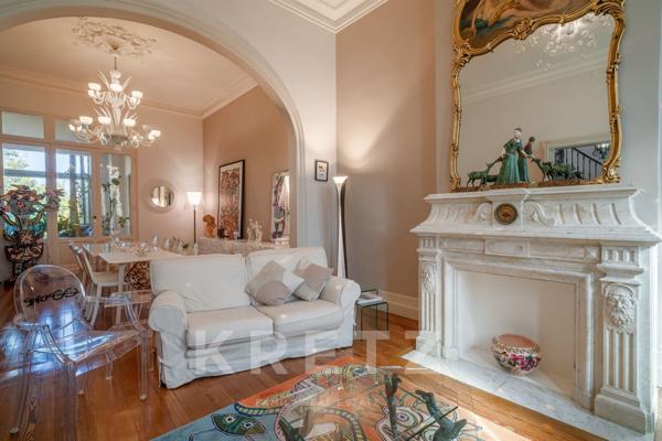 Demeure de caractère fin XIXᵉ, 395m² grand jardin intime sans vis-à-vis, hypercentre à 10min de Bord