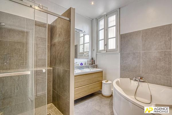 Versailles Chantiers / St Louis Maison10 pièces 264 m² habitables avec jardin de 230 m² €1 880 000 ** - Référence 27886