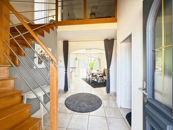 À VENDRE – Maison familiale 7 pièces à PONTIVY CENTRE-VILLE – 140 m², 4 chambres + bureaux, terrain 650 m², DPE B