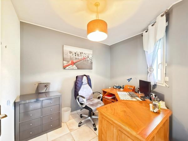 À VENDRE – Maison familiale 7 pièces à PONTIVY CENTRE-VILLE – 140 m², 4 chambres + bureaux, terrain 650 m², DPE B