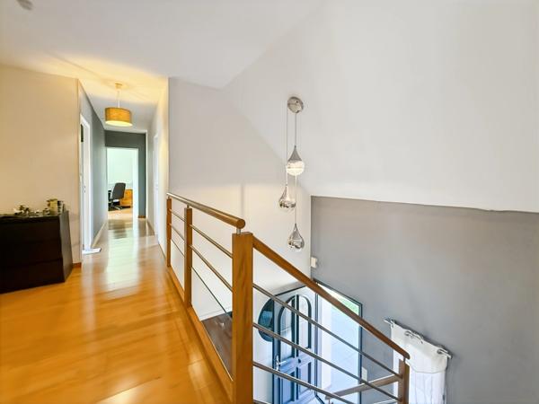 À VENDRE – Maison familiale 7 pièces à PONTIVY CENTRE-VILLE – 140 m², 4 chambres + bureaux, terrain 650 m², DPE B