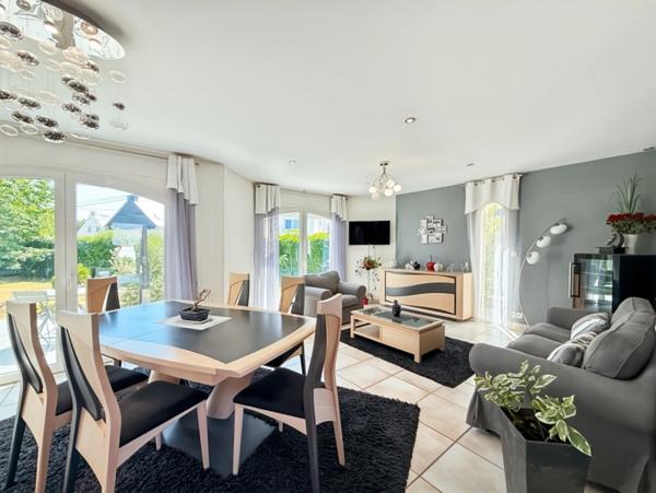 À VENDRE – Maison familiale 7 pièces à PONTIVY CENTRE-VILLE – 140 m², 4 chambres + bureaux, terrain 650 m², DPE B