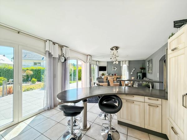 À VENDRE – Maison familiale 7 pièces à PONTIVY CENTRE-VILLE – 140 m², 4 chambres + bureaux, terrain 650 m², DPE B