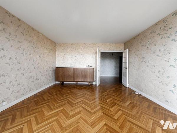 Angers, Rue Larévellière – T4 avec balcon, parking et cave