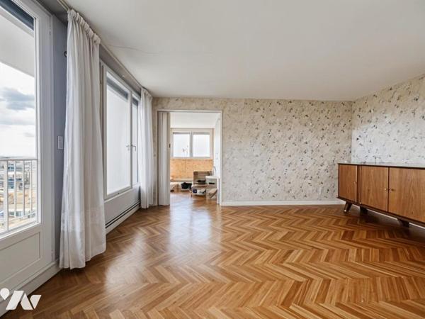 Angers, Rue Larévellière – T4 avec balcon, parking et cave