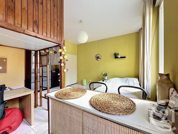 Appartement Studio à vendre  1 pièce - 23,76 m 2   LYON  - 69007