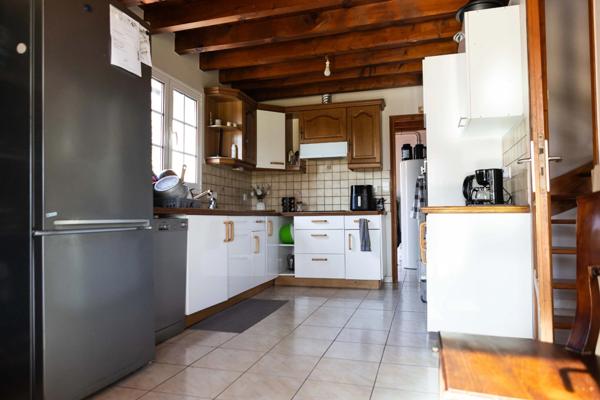 Maison rénovée, 3 chambres, terrain 2000m², 114m², hangar 100m² à MOMAS (64)