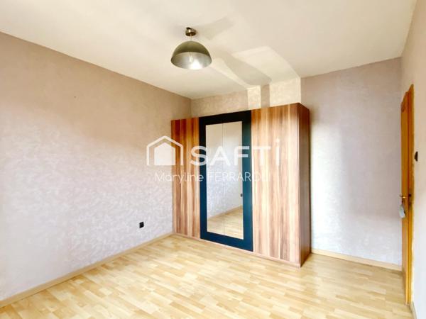 Maison de ville individuelle bi-famille