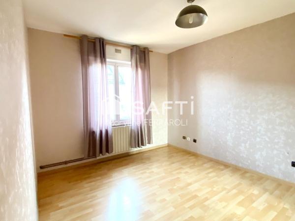 Maison de ville individuelle bi-famille