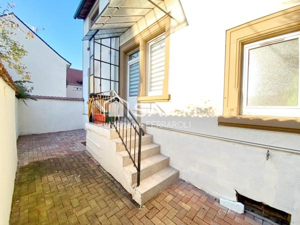 Maison de ville individuelle bi-famille