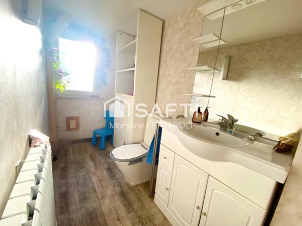 Maison de ville individuelle bi-famille