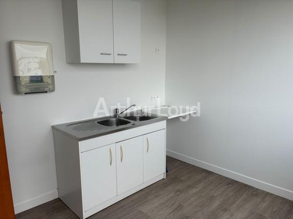 Bureaux à vendre ou à louer à Villeneuve-d'Ascq avec fibre optique et PMR