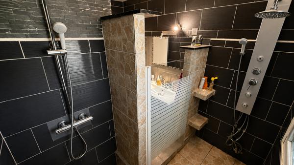 PROCHE CARCASSONNE - MAISON 126 M² - PISCINE - 3 CHAMBRES - TERRAIN 1180M² - GRAND GARAGE - 40M² A AMÉNAGER Détails des diagnostics énergétiques