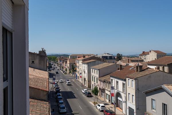 CARCASSONNE – DAVILLA Vaste Appartement T4 114m² (108m² Carrez) avec loggia, ascenseur, et place de parking couvert