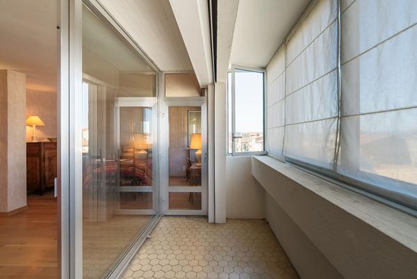 CARCASSONNE – DAVILLA Vaste Appartement T4 114m² (108m² Carrez) avec loggia, ascenseur, et place de parking couvert