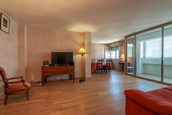 CARCASSONNE – DAVILLA Vaste Appartement T4 114m² (108m² Carrez) avec loggia, ascenseur, et place de parking couvert