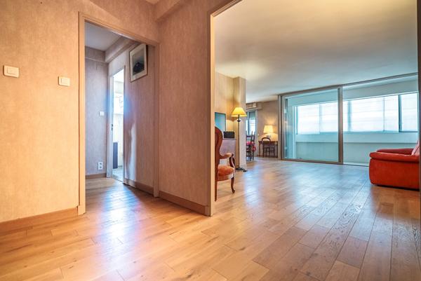 CARCASSONNE – DAVILLA Vaste Appartement T4 114m² (108m² Carrez) avec loggia, ascenseur, et place de parking couvert