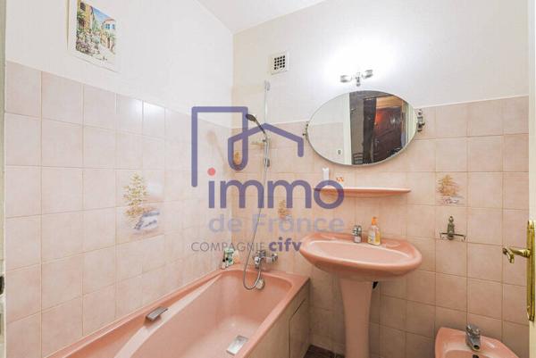 Appartement 3 pièces                                        - 38100 Grenoble Réf : 21530