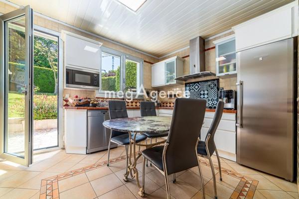 Maison à CACHAN, 94230 - 6 pièces 141m²