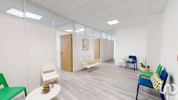 Location atelier 22 m² Serris