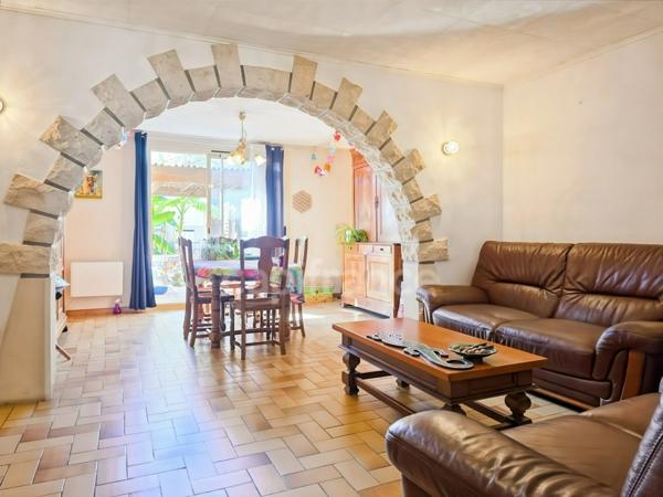 NOYEN-SUR-SARTHE - MAISON DE 101,45 m² AVEC JARDIN, TERRASSE ET GARAGE