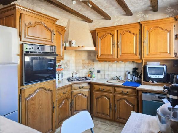 NOYEN-SUR-SARTHE - MAISON DE 101,45 m² AVEC JARDIN, TERRASSE ET GARAGE