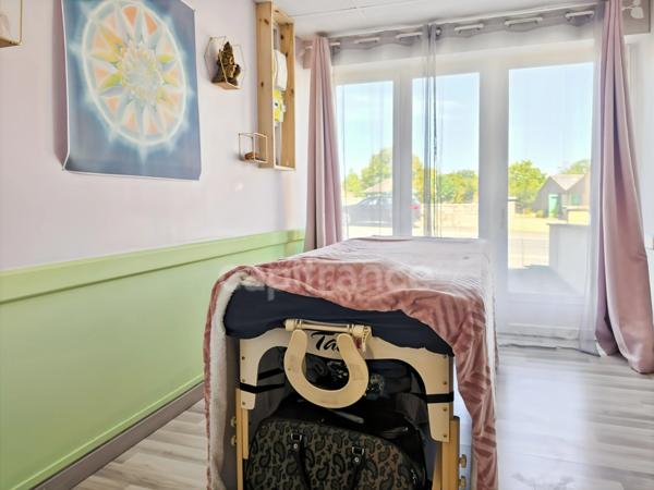 NOYEN-SUR-SARTHE - MAISON DE 101,45 m² AVEC JARDIN, TERRASSE ET GARAGE