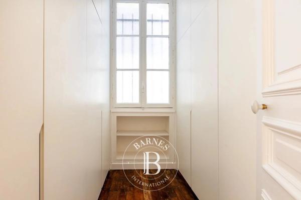 Paris 16ème, Bureau  107 m² à vendre