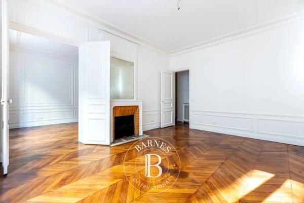 Paris 16ème, Bureau  107 m² à vendre