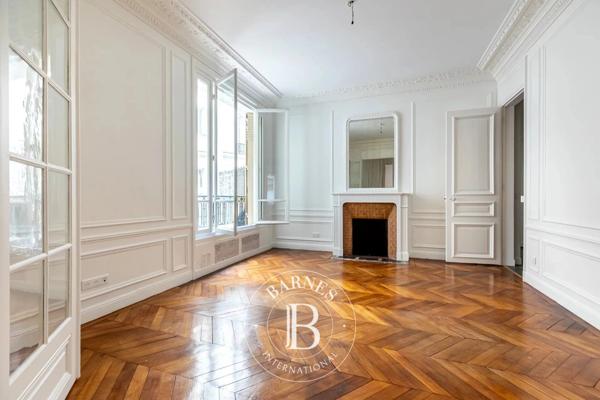 Paris 16ème, Bureau  107 m² à vendre