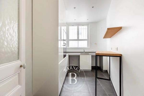 Paris 16ème, Bureau  107 m² à vendre