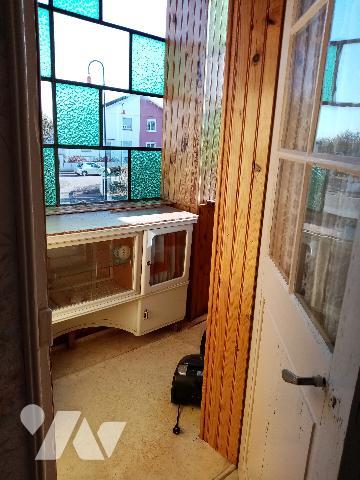 Secteur calme , maison mitoyenne d'un côté de 101 m² hab avec terrain attenant et abri de jardin