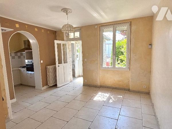 MAINVILLIERS,  PROCHE CENTRE, MAISON ANNEES 30 RENOVEE 
5 PIECES 100m² UTILISABLES SUR 353m²