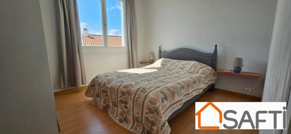 Maison  de ville de 60m² avec 2 chambres située en impasse à 400mètres des plages, de l'embarcadère et du centre ville