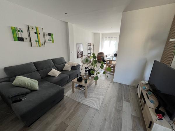 Appartement à louer 780 € CC Frontignan 2 p 74 m² DPE C