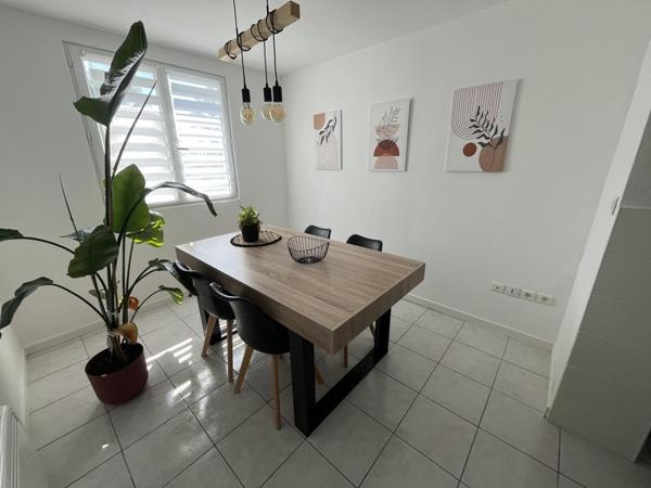 Appartement à louer 780 € CC Frontignan 2 p 74 m² DPE C