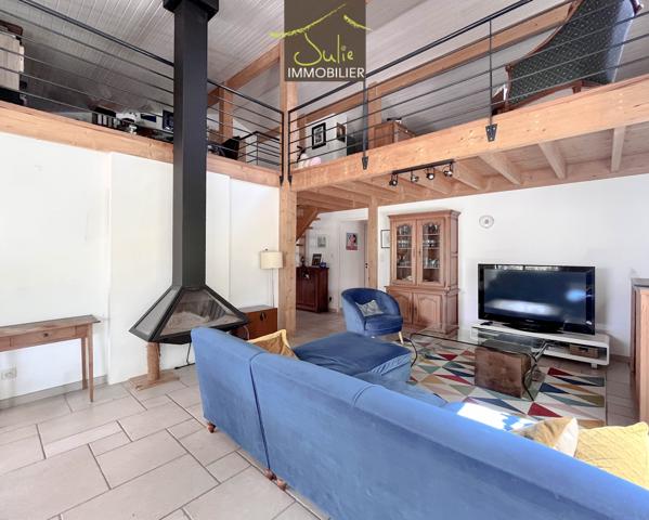 COUP DE COEUR ! Belle Propriété construction bois avec beaucoup de charme sur 1180m² de terrain.