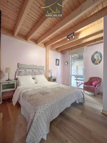 COUP DE COEUR ! Belle Propriété construction bois avec beaucoup de charme sur 1180m² de terrain.