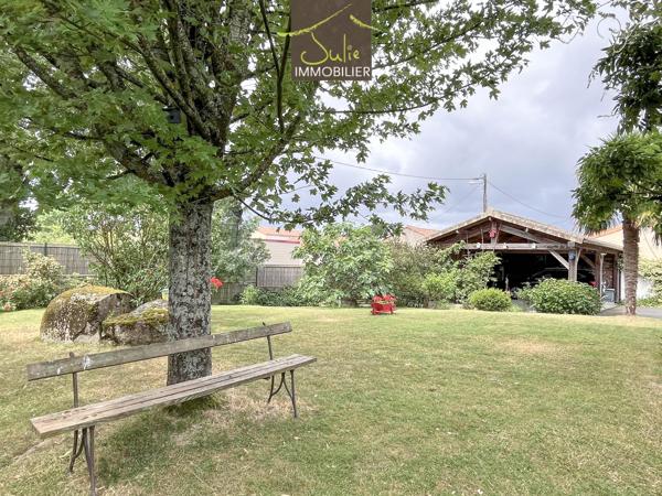 COUP DE COEUR ! Belle Propriété construction bois avec beaucoup de charme sur 1180m² de terrain.