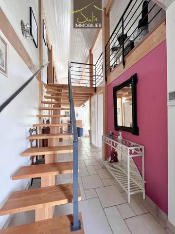 COUP DE COEUR ! Belle Propriété construction bois avec beaucoup de charme sur 1180m² de terrain.
