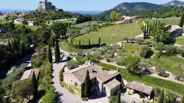 le Barroux- Bastide charme entre ciel, pierres et Ventoux !!!