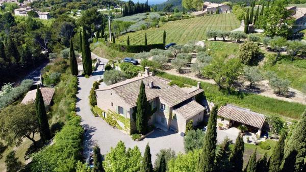 le Barroux- Bastide charme entre ciel, pierres et Ventoux !!!