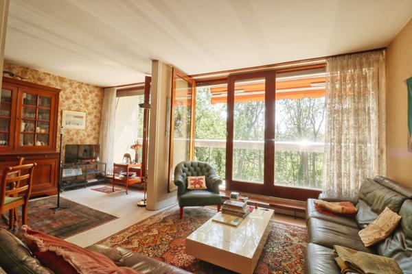 Appartement traversant 4 pièces 76 m² - Calme absolu au coeur d'une résidence familiale arborée