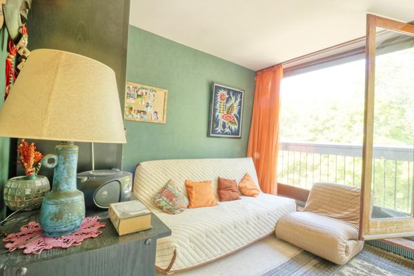 Appartement traversant 4 pièces 76 m² - Calme absolu au coeur d'une résidence familiale arborée