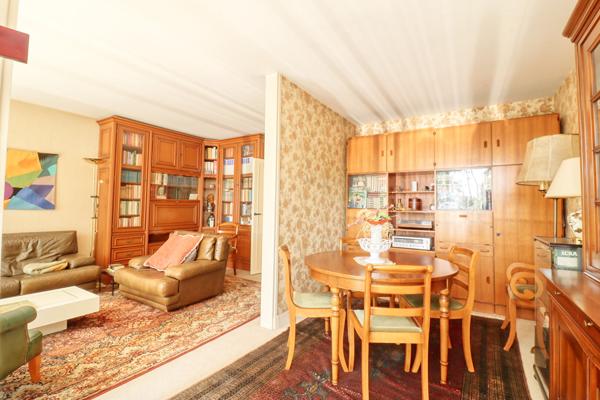 Appartement traversant 4 pièces 76 m² - Calme absolu au coeur d'une résidence familiale arborée