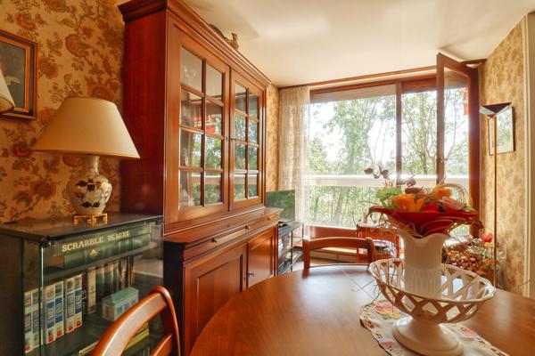 Appartement traversant 4 pièces 76 m² - Calme absolu au coeur d'une résidence familiale arborée