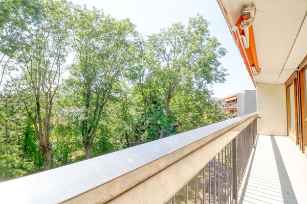 Appartement traversant 4 pièces 76 m² - Calme absolu au coeur d'une résidence familiale arborée